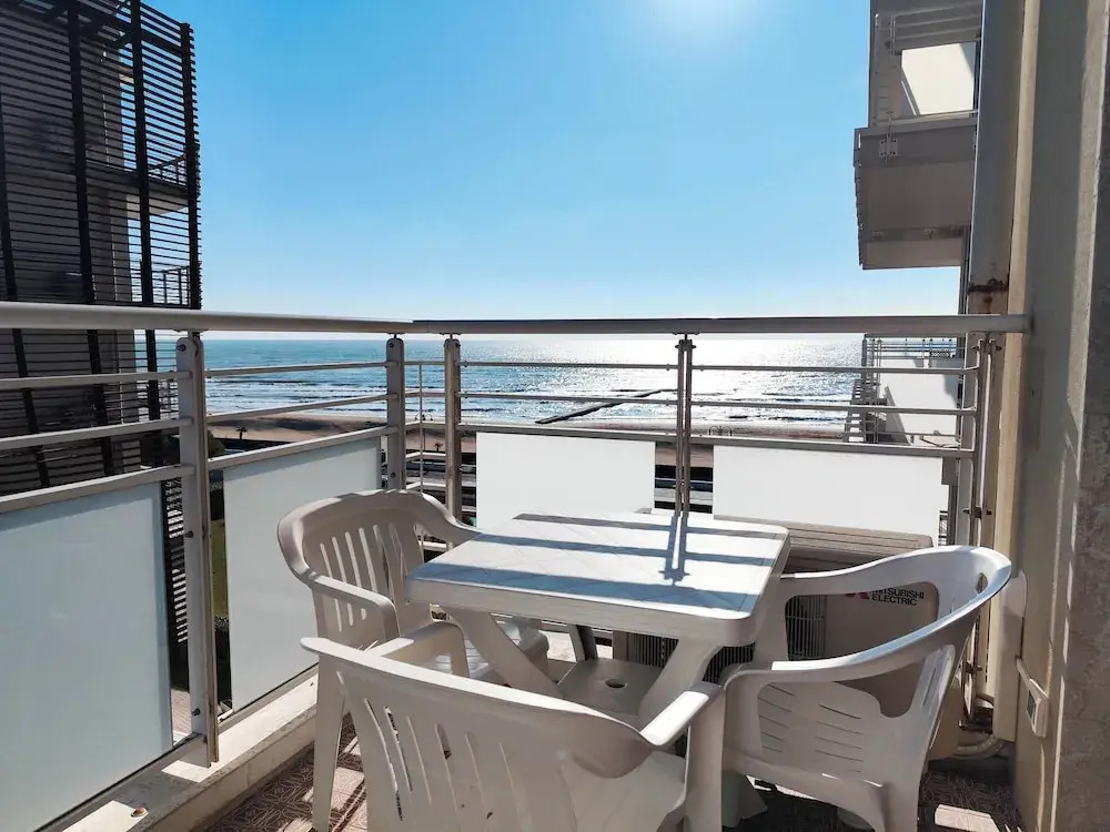 Seaside Studio Apartment With Balcony