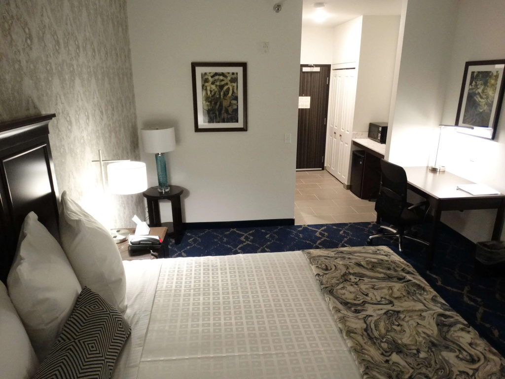 Best Western Plus New Richmond Inn & Suites