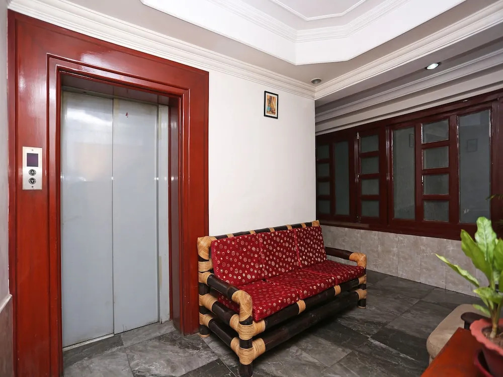 OYO 7786 Hotel Monsoon Palace