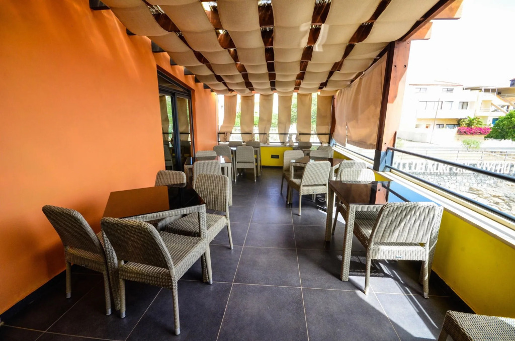 Vivi Hotel