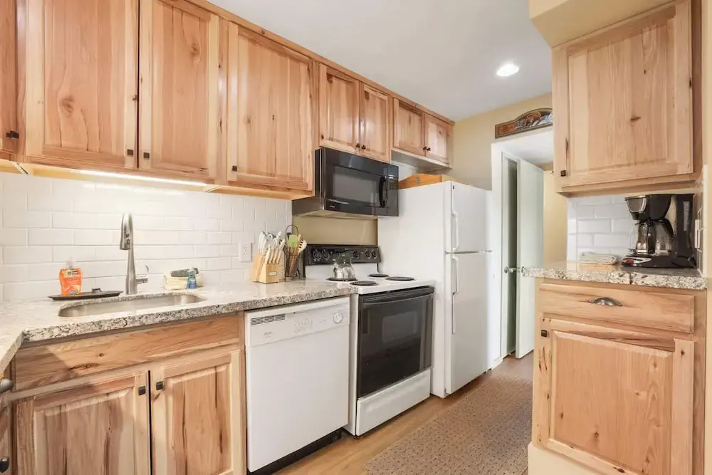 Tahoe Keys Marina View: 3 Bdr, Desirable Community
