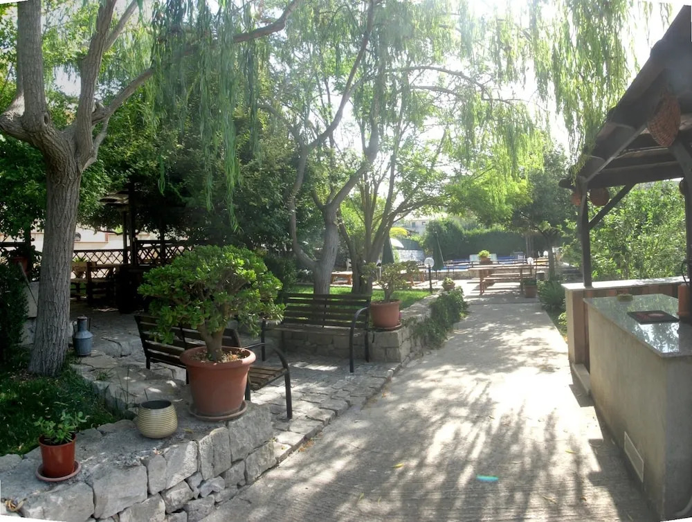 Apartment With one Bedroom in Modica, With Pool Access, Enclosed Garde