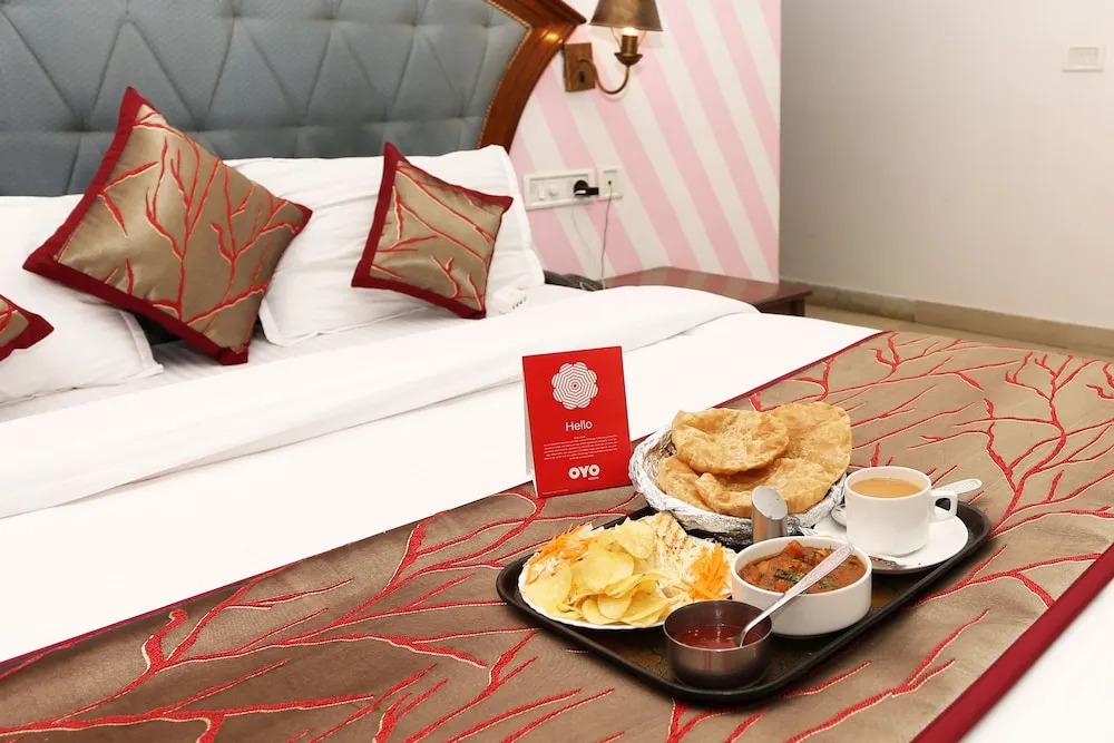 OYO 8178 Hotel Saket
