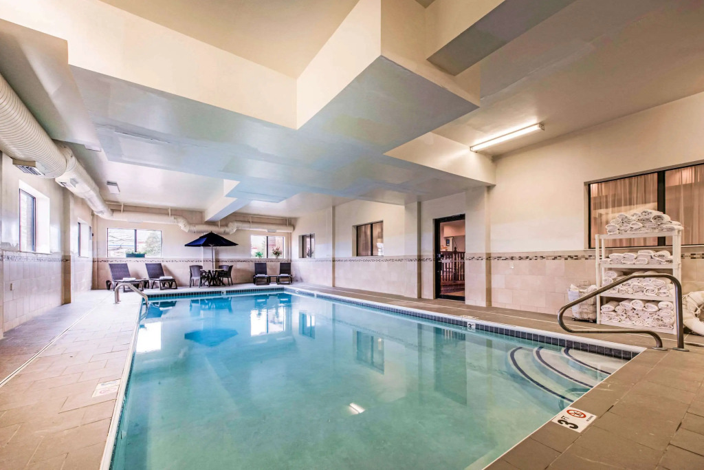 Comfort Inn & Suites Streetsboro - Kent