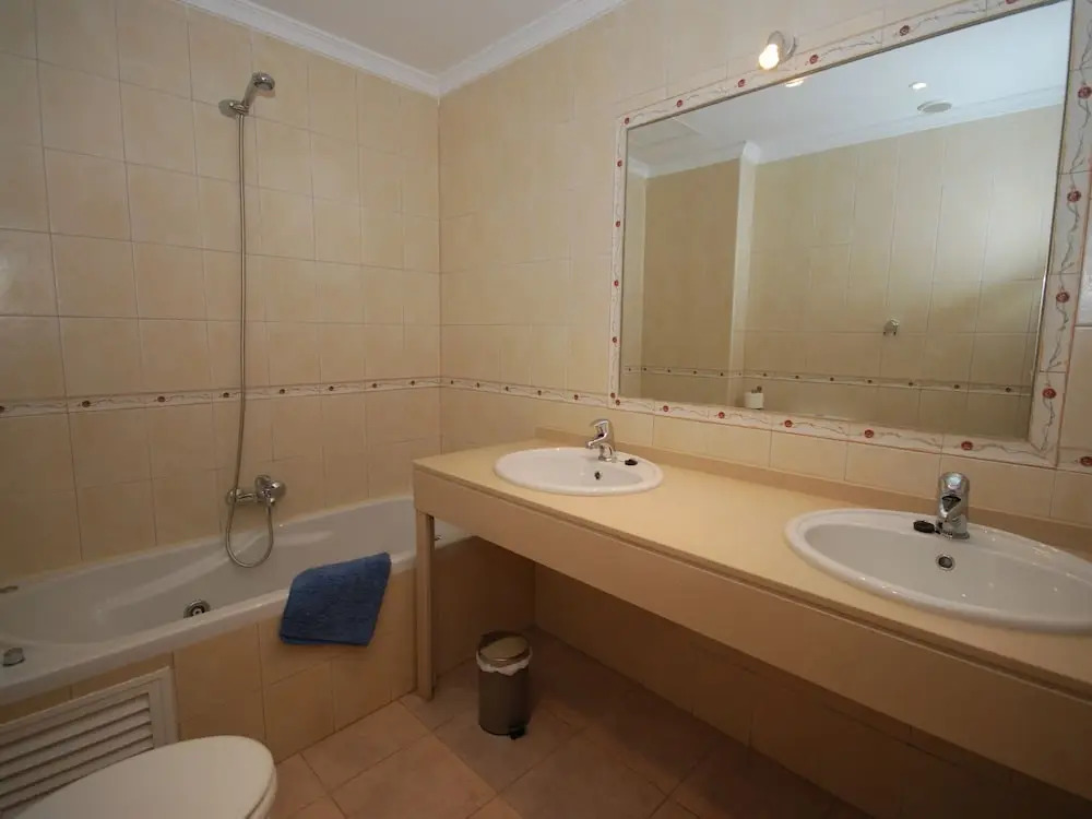 Luxurious Holiday Home in Quarteira Algarve