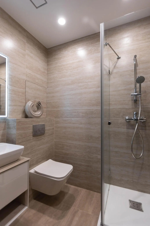 RIVA Apartment Burgundy Suite