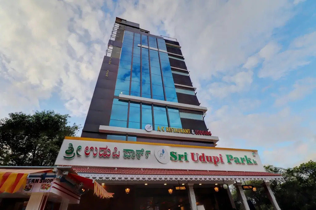 Hotel Sri Udupi Park by OYO Rooms