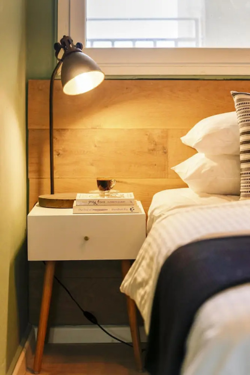 New - Trendy One Bedroom Apt, Most Popular Area