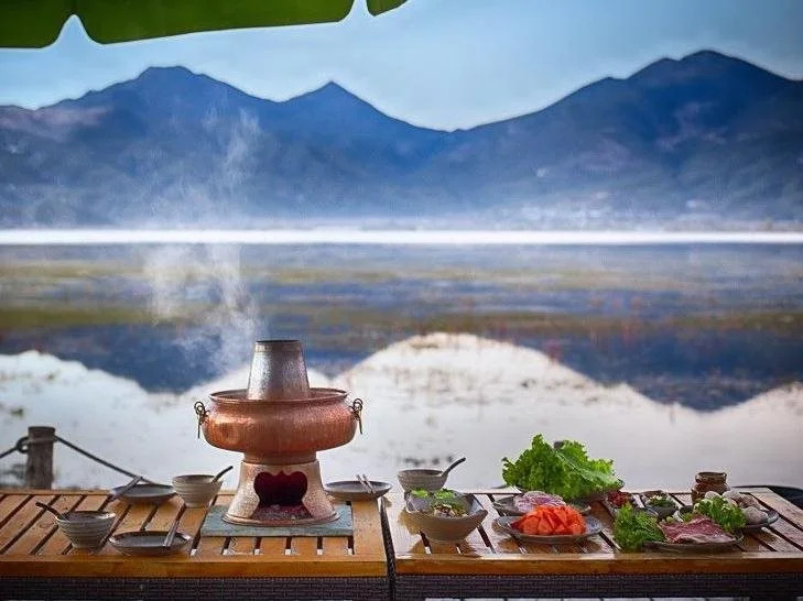 Lijiang Scenery Retreats Lake Front Villa Resort