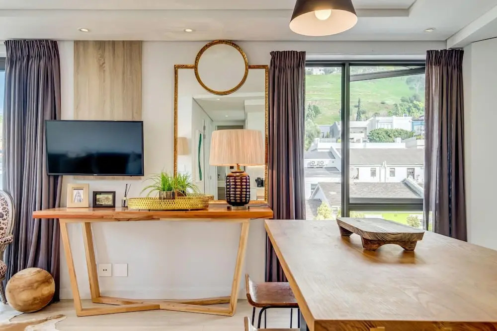 Beautiful Apartment With Mountain Views 404 on N