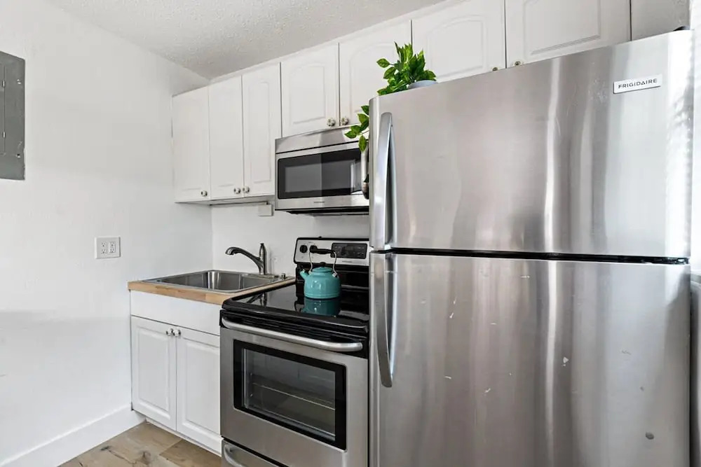 Stylish 2 BR Condo - Free Parking on Premises