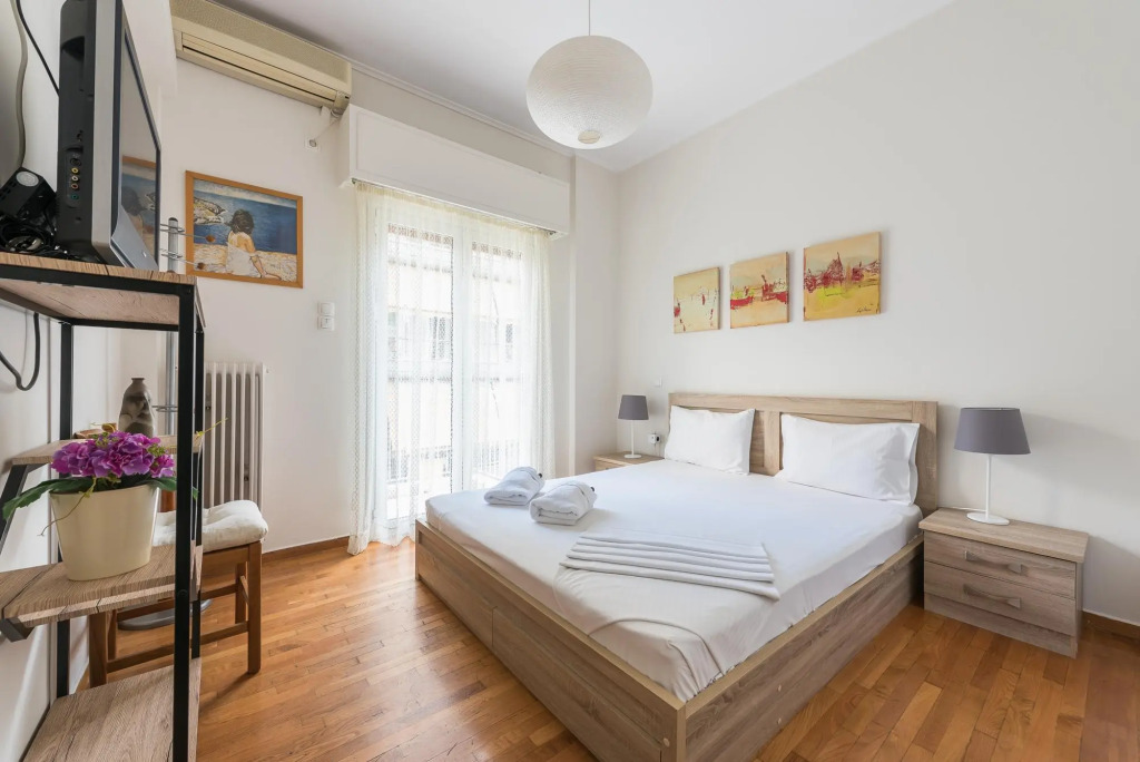 Relaxing Koukaki Apartment by CloudKeys