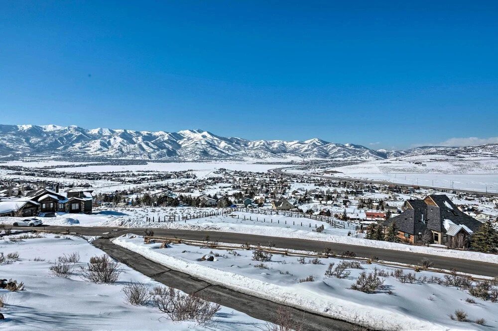 Luxe Mountain Cabin w/ Spa, 6 Mi to Park City!