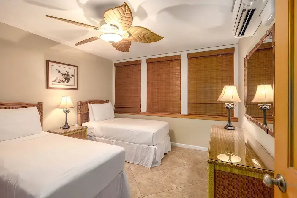 Hale Hui Kai 106 - Beautiful Ground Floor Unit, on Keawakapu Beach, Split AC!