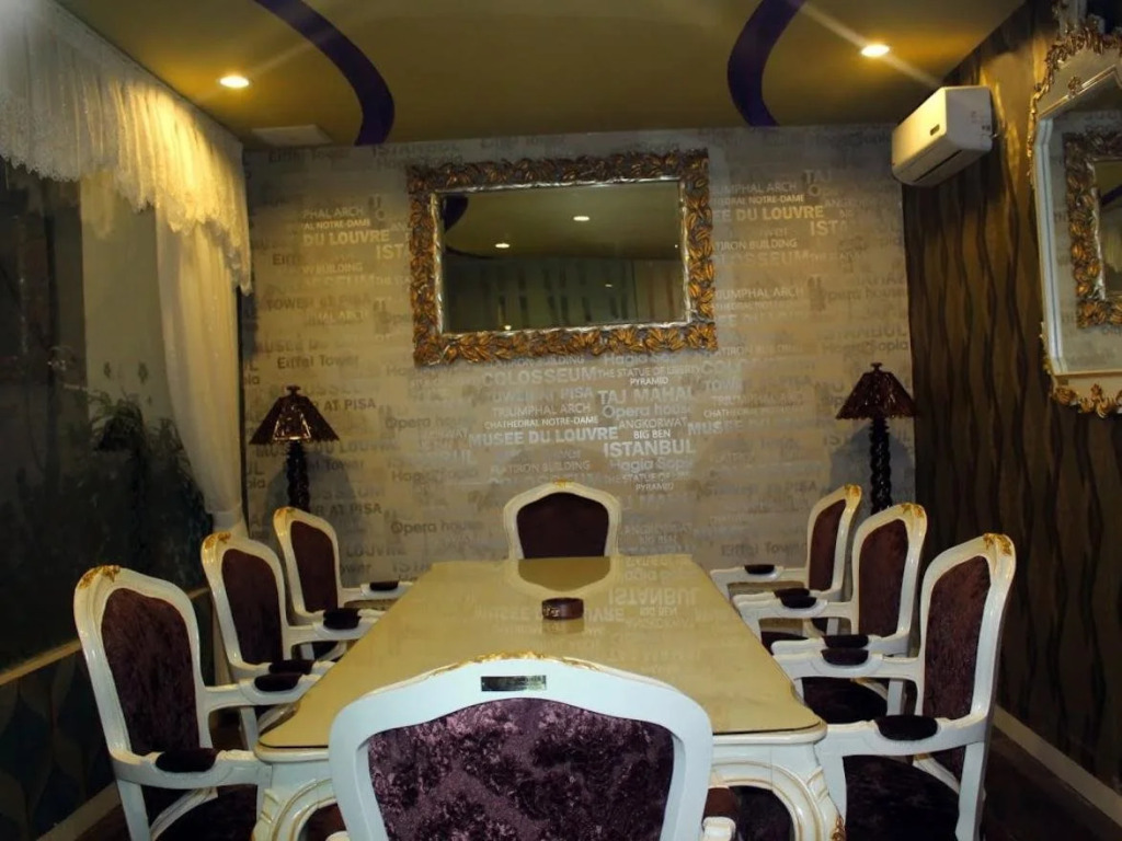 Grand Batik Inn