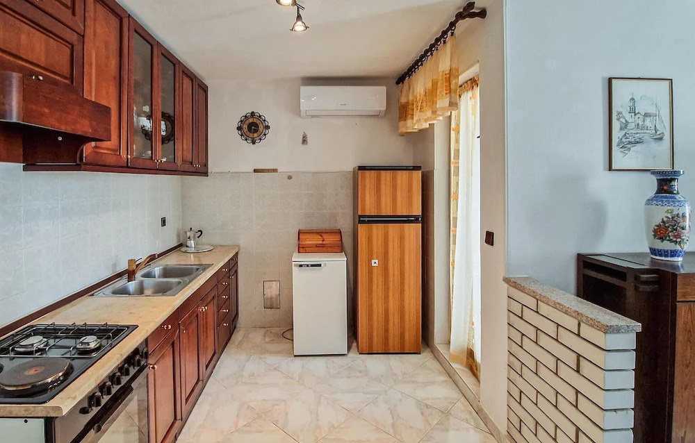 1 Bedroom Stunning Home In Marcana