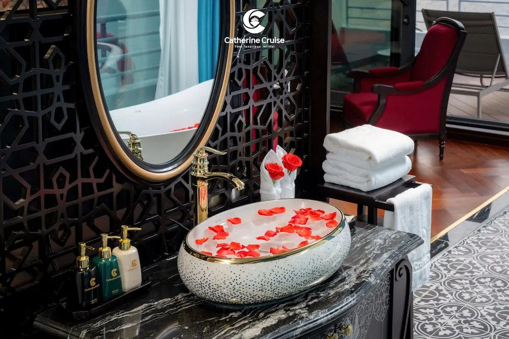 Catherine Cruises Ha Long Bay