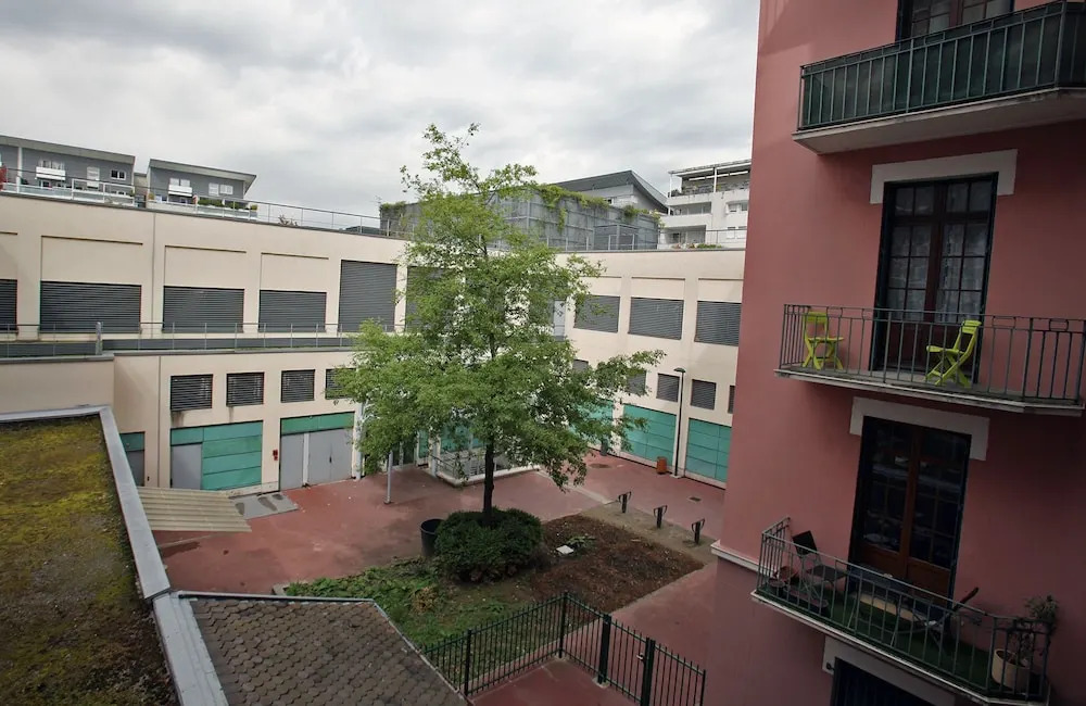 Annecy downtown, big one bedroom apartment