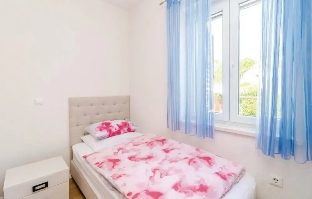 Villa Ucovic - Five-bedroom Villa With Terrace and Swimming Pool ID Direct Booker 4758