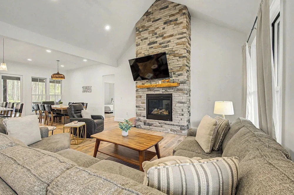 Holiday House by Taylor Made Deep Creek