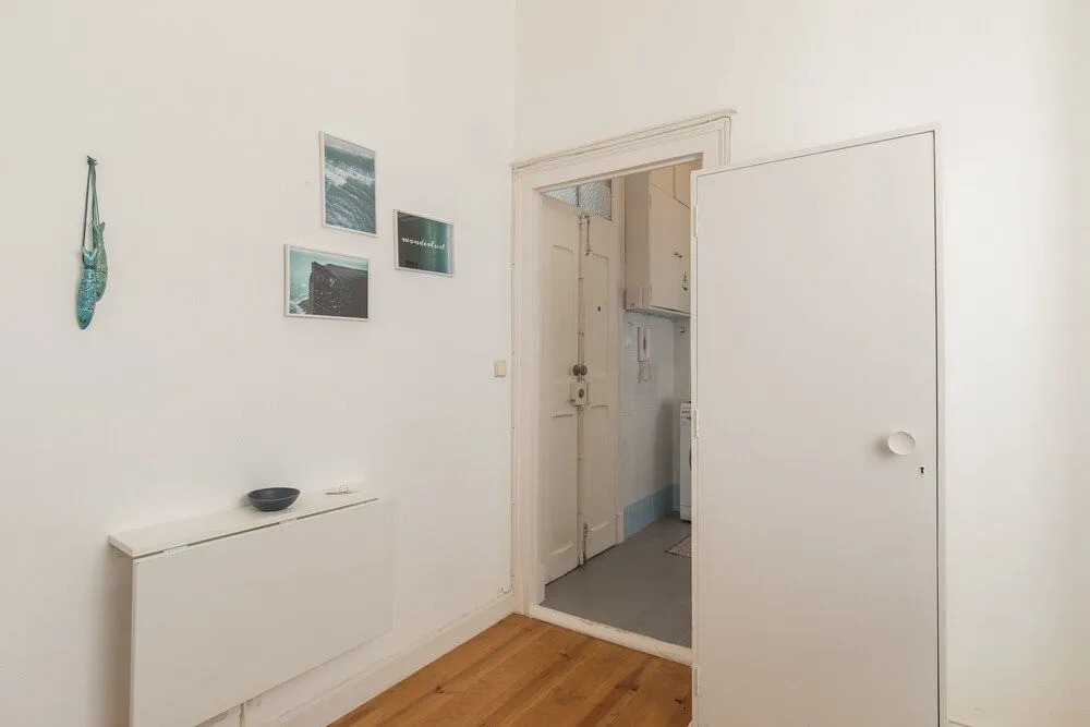 Sunny & Quiet Lisbon Apartment