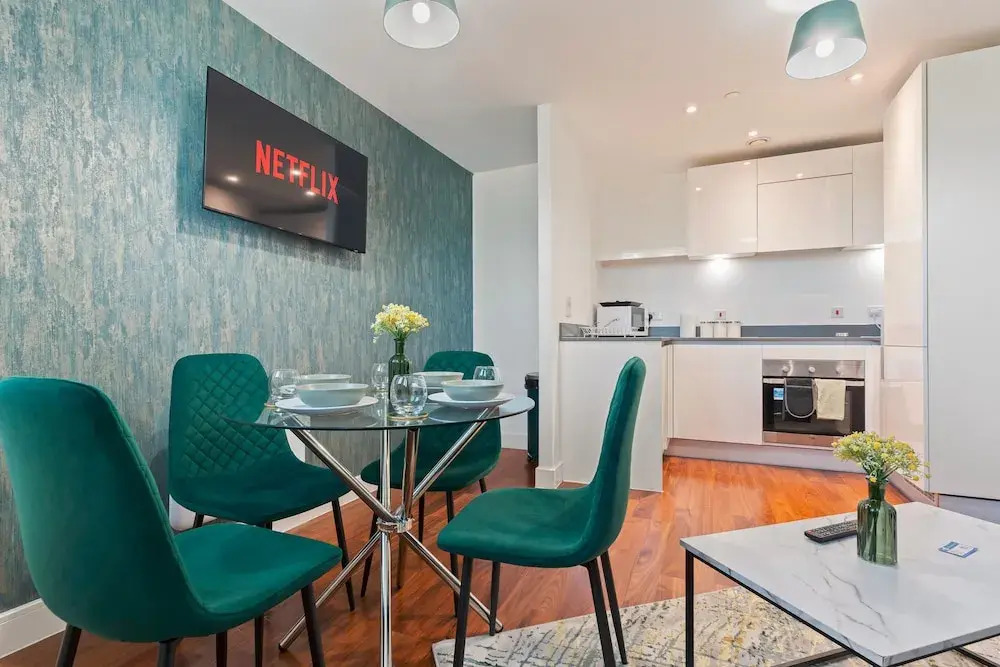 Emerald Suite- Bham Citycentre- Luxury-cinema Room