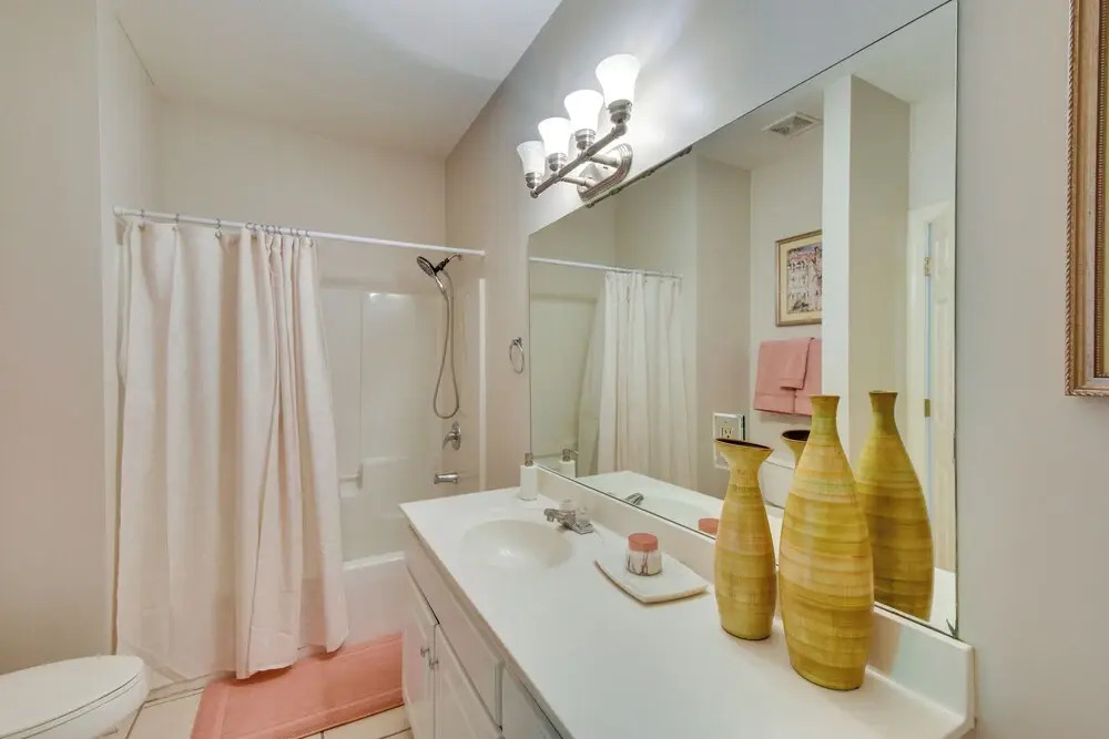 Balcony & Golf Course View! Condo at Kingwood