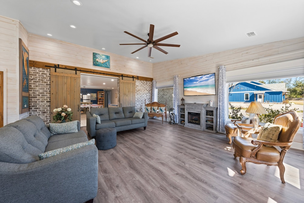 Resort Feel Home, Private Pool,spa,hammocks. Beach,owa,wharf-15min, 5 Bedrooms