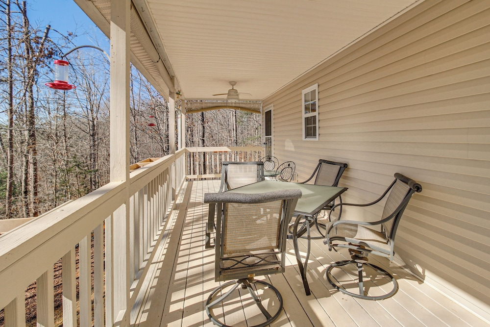 2 Mi to Dtwn Ellijay! Outdoorsy Escape w/ Hot Tub