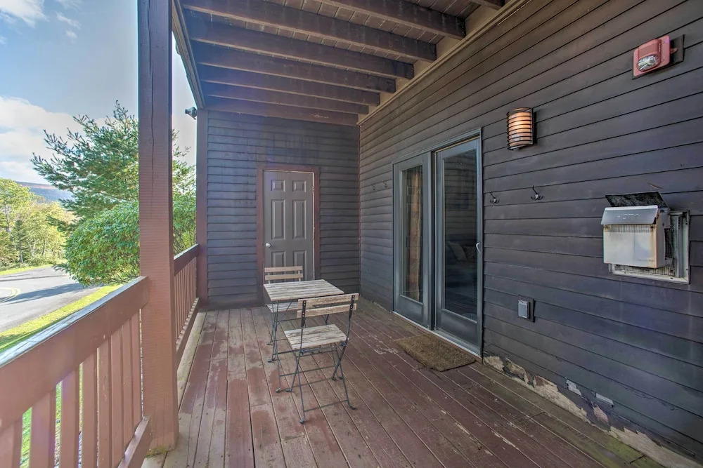 Hunter Mountain Ski Retreat - Steps to Lift!