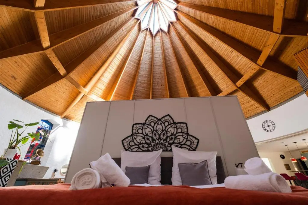 dreamcation - Wohnen in KIRCHE, 3D-Tour, Terrasse, BBQ, Küche, Kamin, 180qm