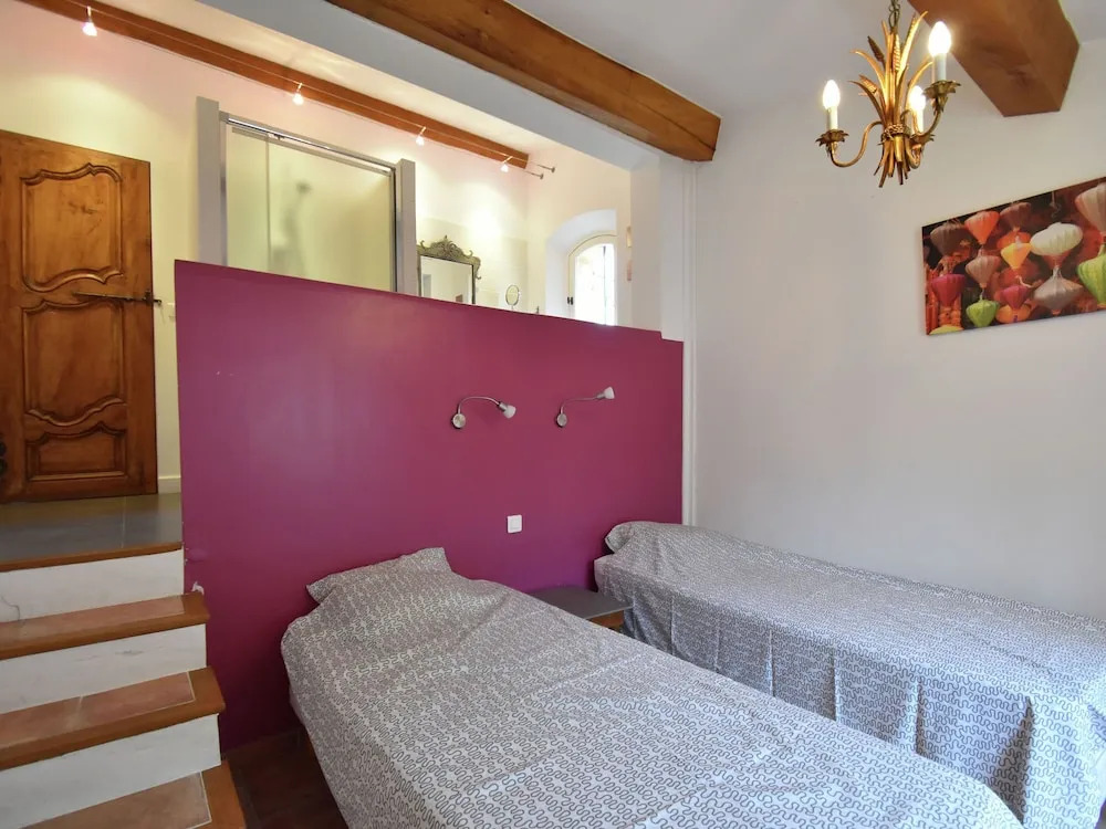 Provencal Air-conditioned Villa With Private Pool and Stunning Views