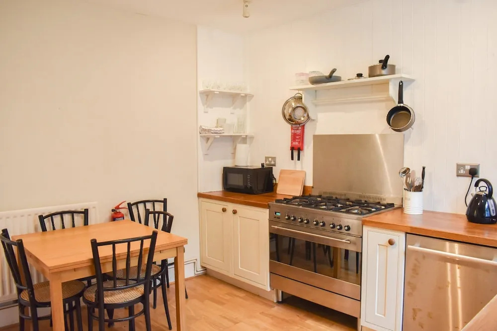 2 Bedroom Garden Home in Preston Park