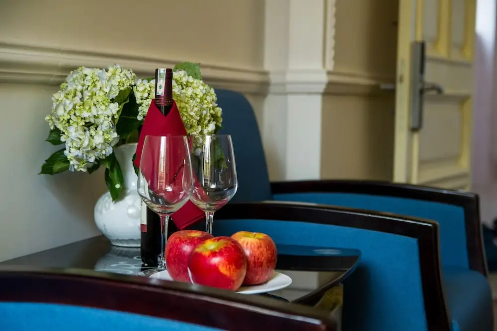 Beryl Signature Hotel & Travel