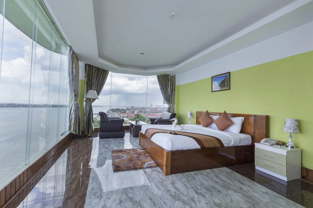 High Sky Hotel