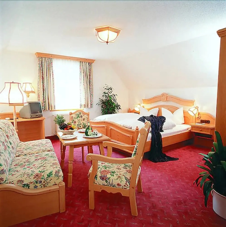 Hotel - Gasthof Spessarttor & Hotel Bergwiesen -hier auf Wunsch Zimmer mit Balkon