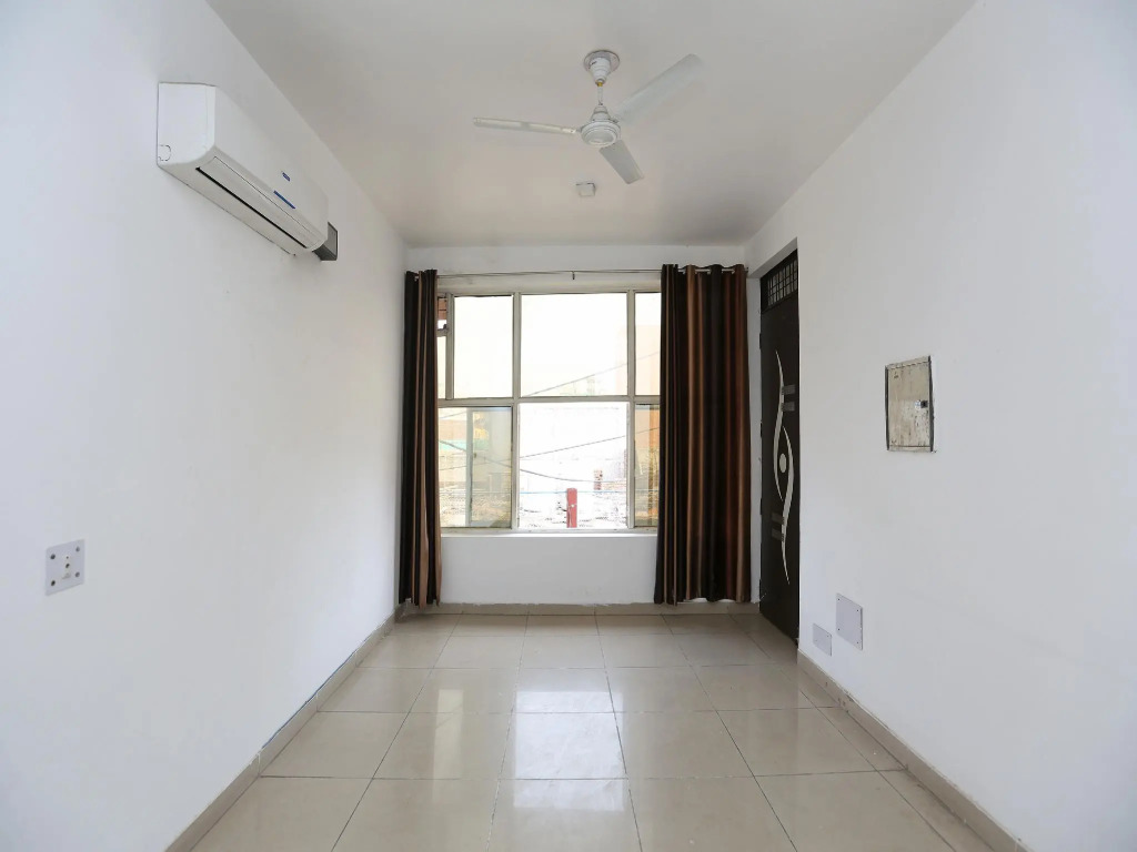 OYO 15674 Mahak Residency