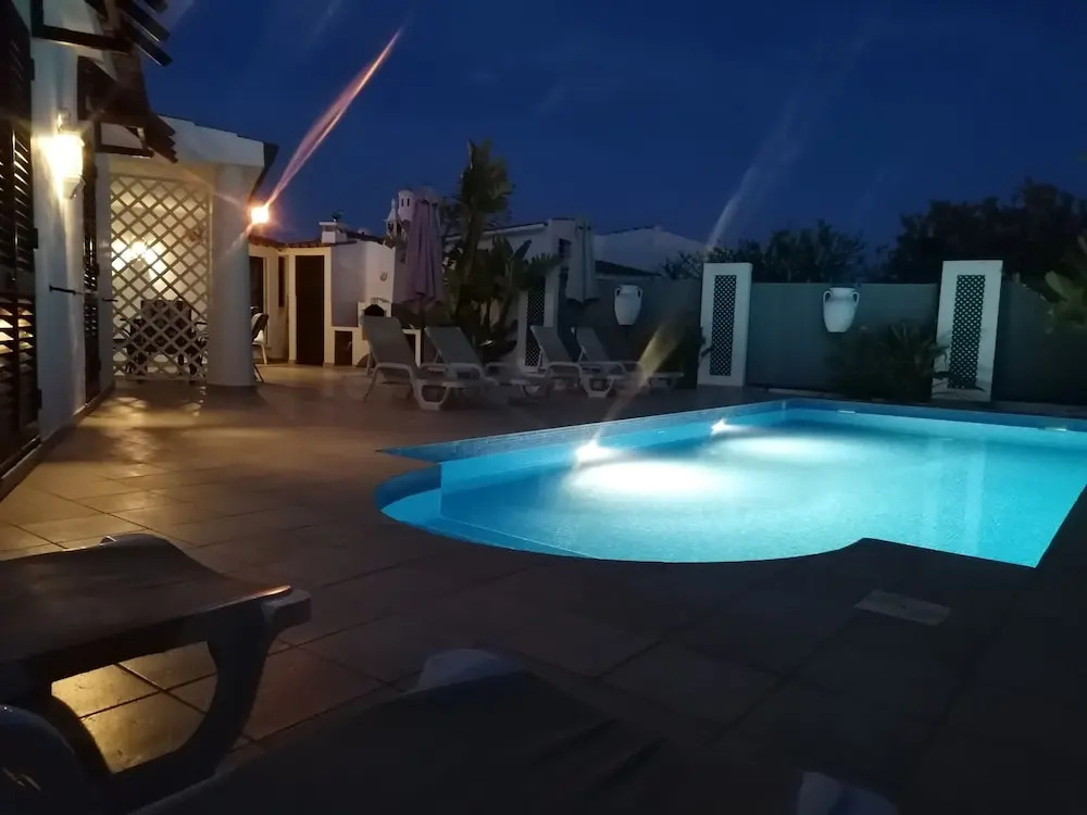 Villa 2, great spot Oura beach, Albufeira