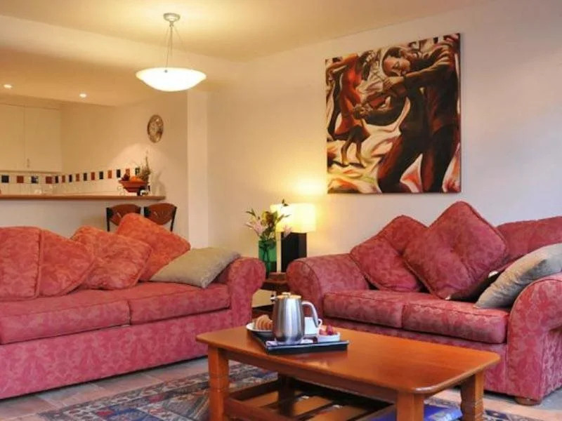 1/33-35 Fletcher lane - A Beautiful Flat