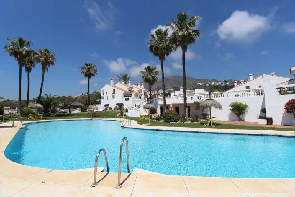 House - 2 Bedrooms with Pool and WiFi - 107850