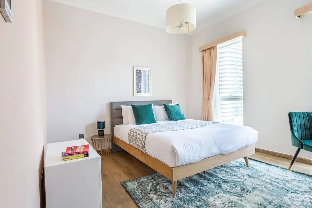 Luxurious Living In This 2BR With Study in Downtown Dubai - Sleeps 5!