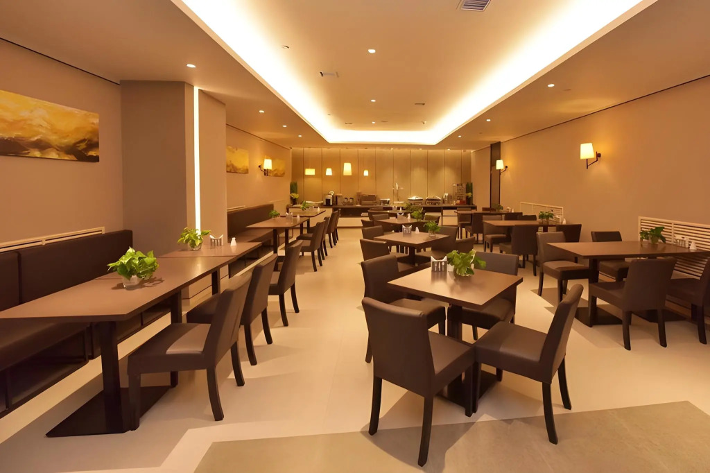 Home Inn Plus (Harbin Central Street)