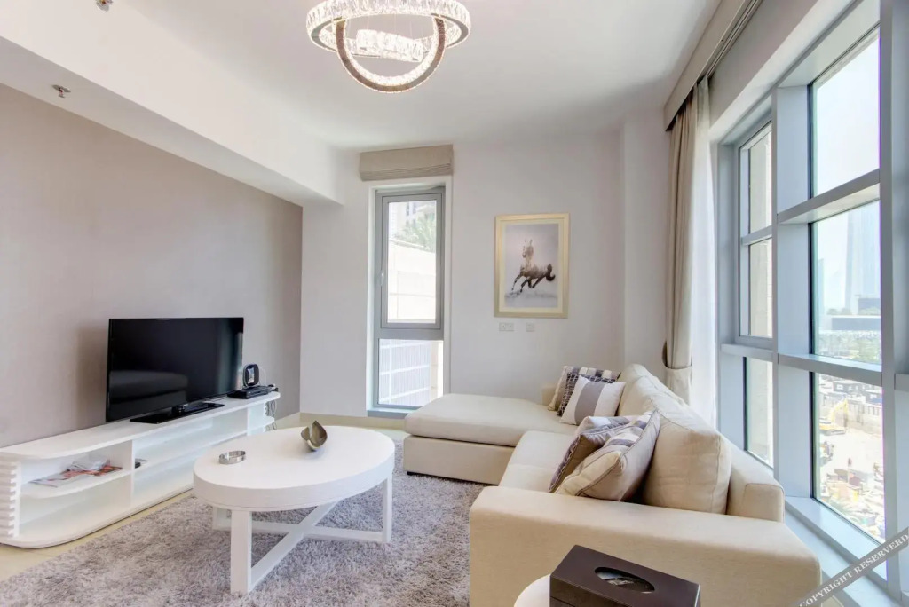 Exquisite1 BR Apartment, Standpoint Tower Downtown