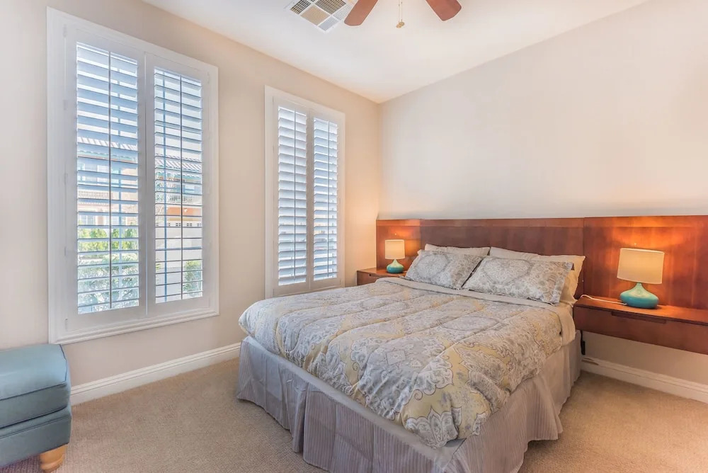 Luxurious 4BR 9min to LV Strip Sleeps 16