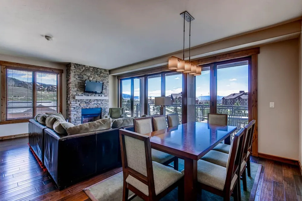 Trailhead Lodge
