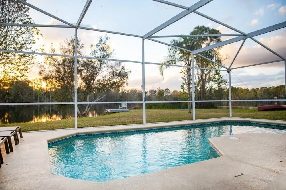 Lakeside Sunset 3 Bedroom by RedAwning