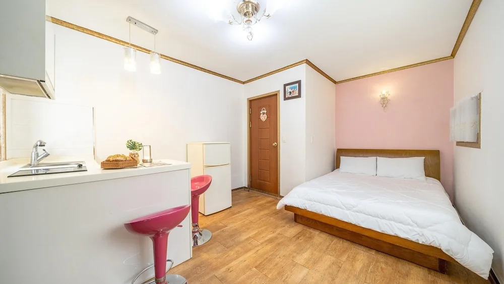 Gapyeong Gold Castle Pension
