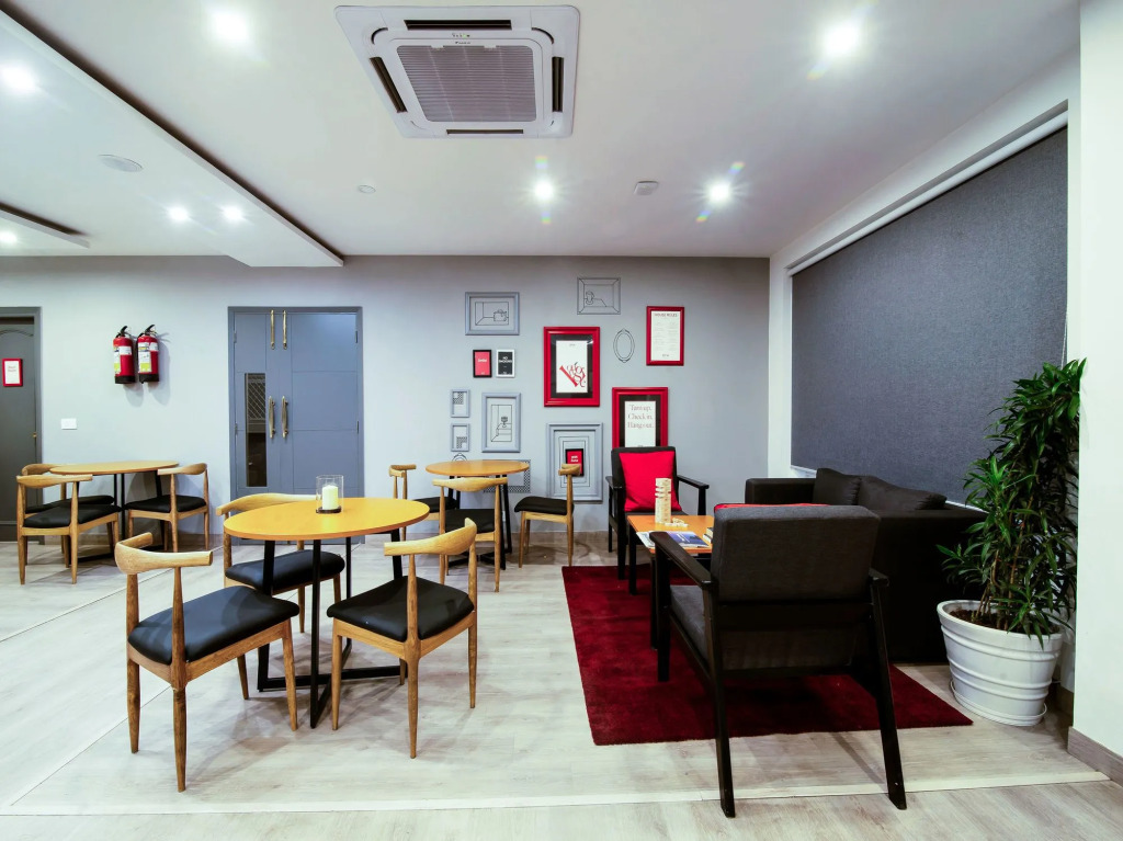 OYO Townhouse 023 CR Park