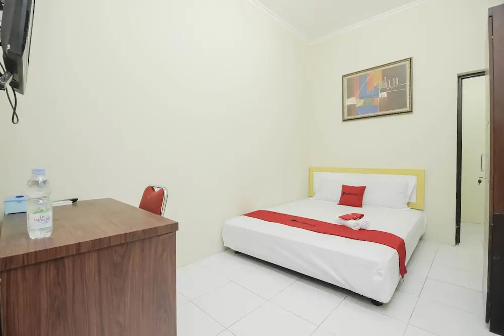 RedDoorz near Sriwijaya University Palembang
