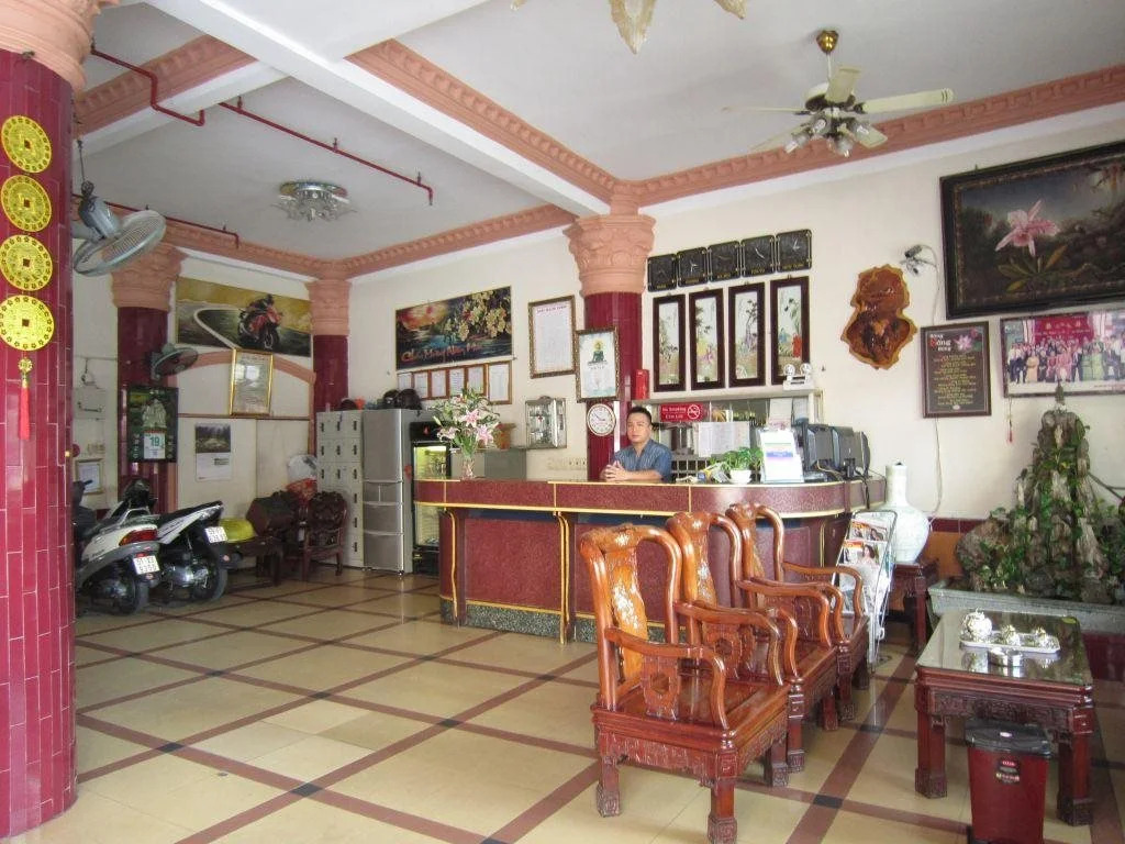 Khách Sạn Hạnh Long